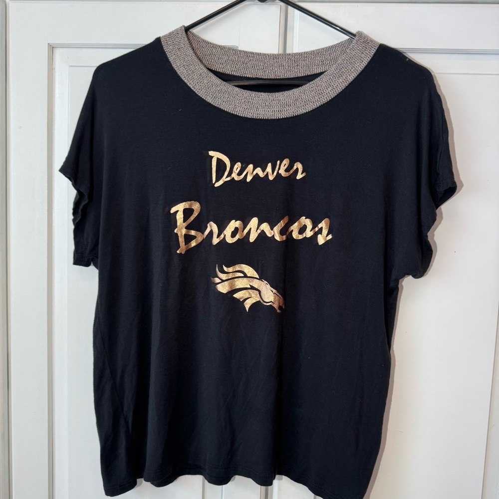 Denver Broncos Women's / Teens apparel -Black and Gold Top. Size L